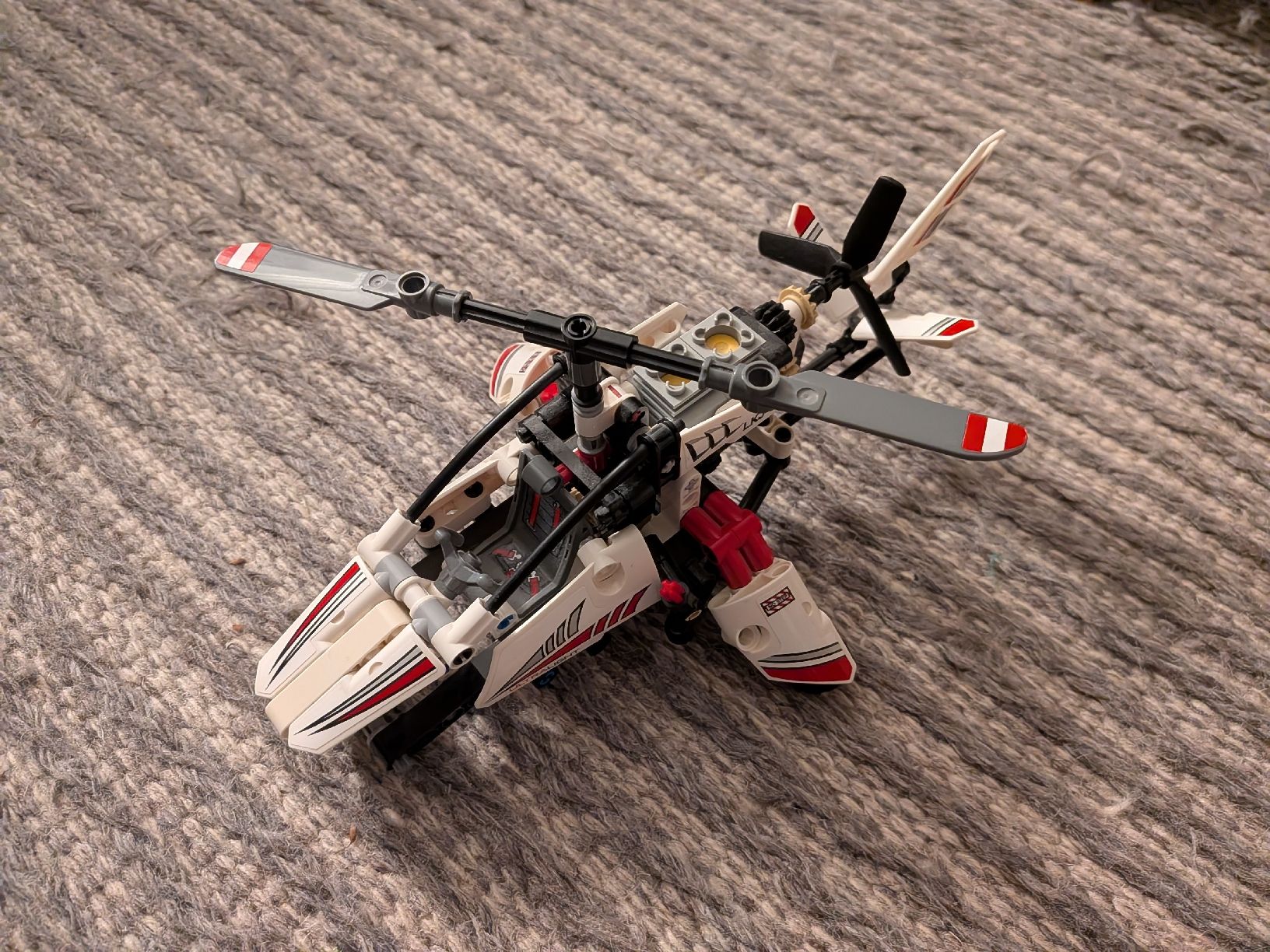 Lego Giocattoli: Lego Technic Hubschrauber  – Usato da Pfungen venduto da andreas.luffare