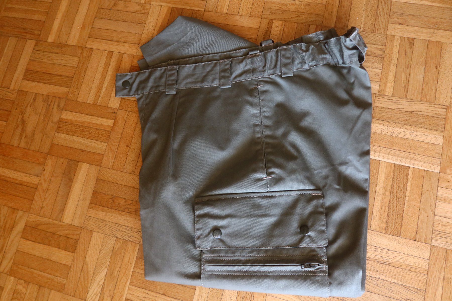 Uniformen: Uniformhose olivegrün – Neu (gemäss Beschreibung) aus Chur von zowie72 3