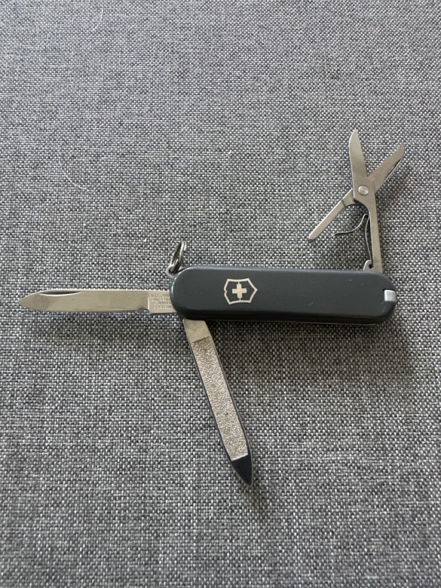 Victorinox Coltelli tascabile: Victorinox Taschenmesser Mini – Usato da Baar venduto da Hillsboro 1