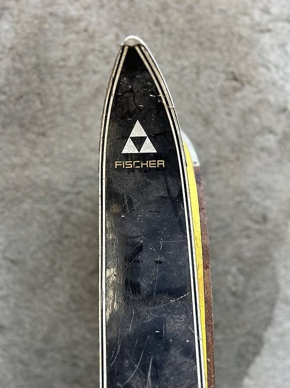 Sci: Vieux skis  – Usato da Les Marécottes venduto da crocodile5 3