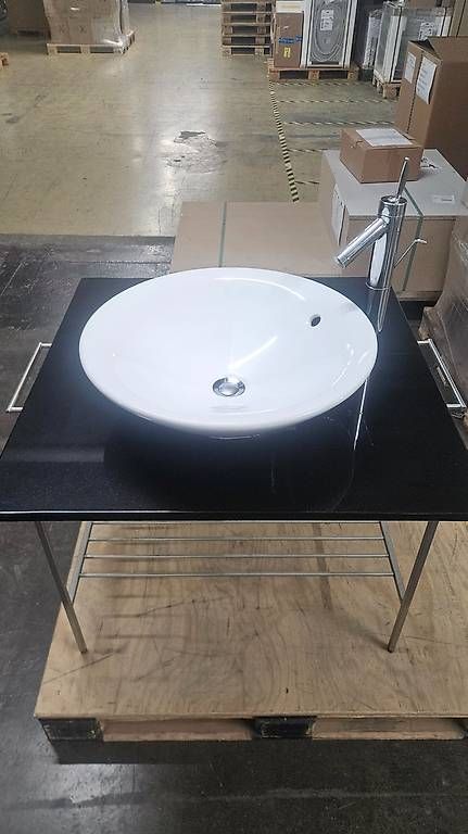 Lavabi & lavandini: Modernes Lavabo mit Armatur – Usato da St. Gallen venduto da kitchenSG