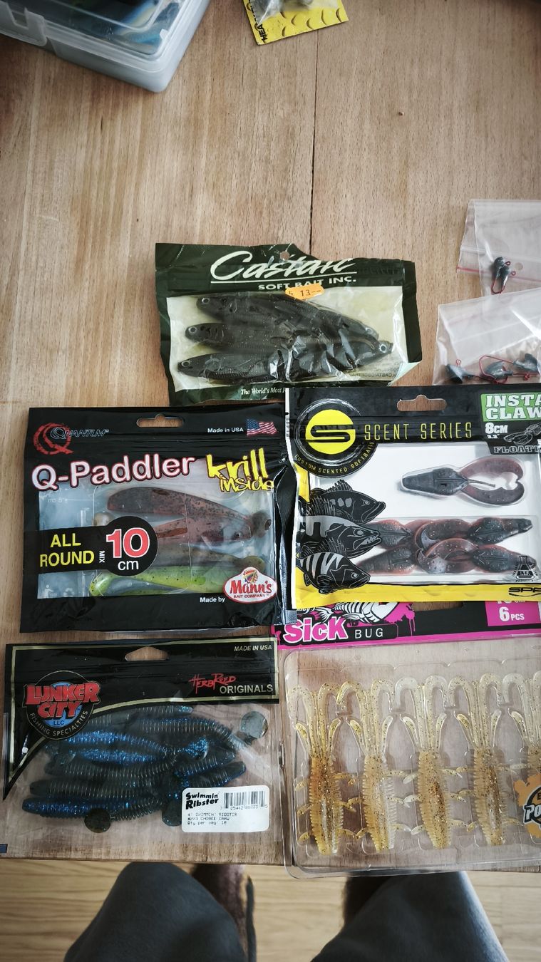Köder: Köderset Gummis/Jigs Spro Daiwa Quantum etc – Neu und originalverpackt aus Sarnen von sebalant 1