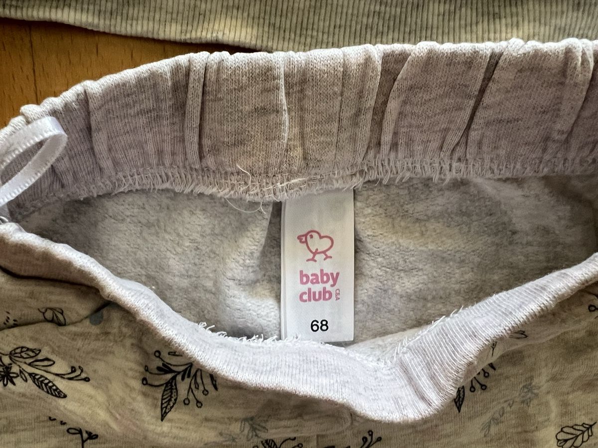 Lotti & Set di vestiti: Baby Set Pullover und Hose mit Blumenmuster Grösse 68 – Usato da Zürich venduto da Jakomo007 2