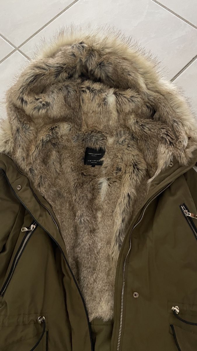 Zara Jacken: Damen Winterjacke mit Pelz – Gebraucht aus Brüttisellen von SonjaP0102 2