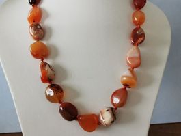 NEU - handgeknüpfte Karneol-Kette, verlaufend, 66cm
