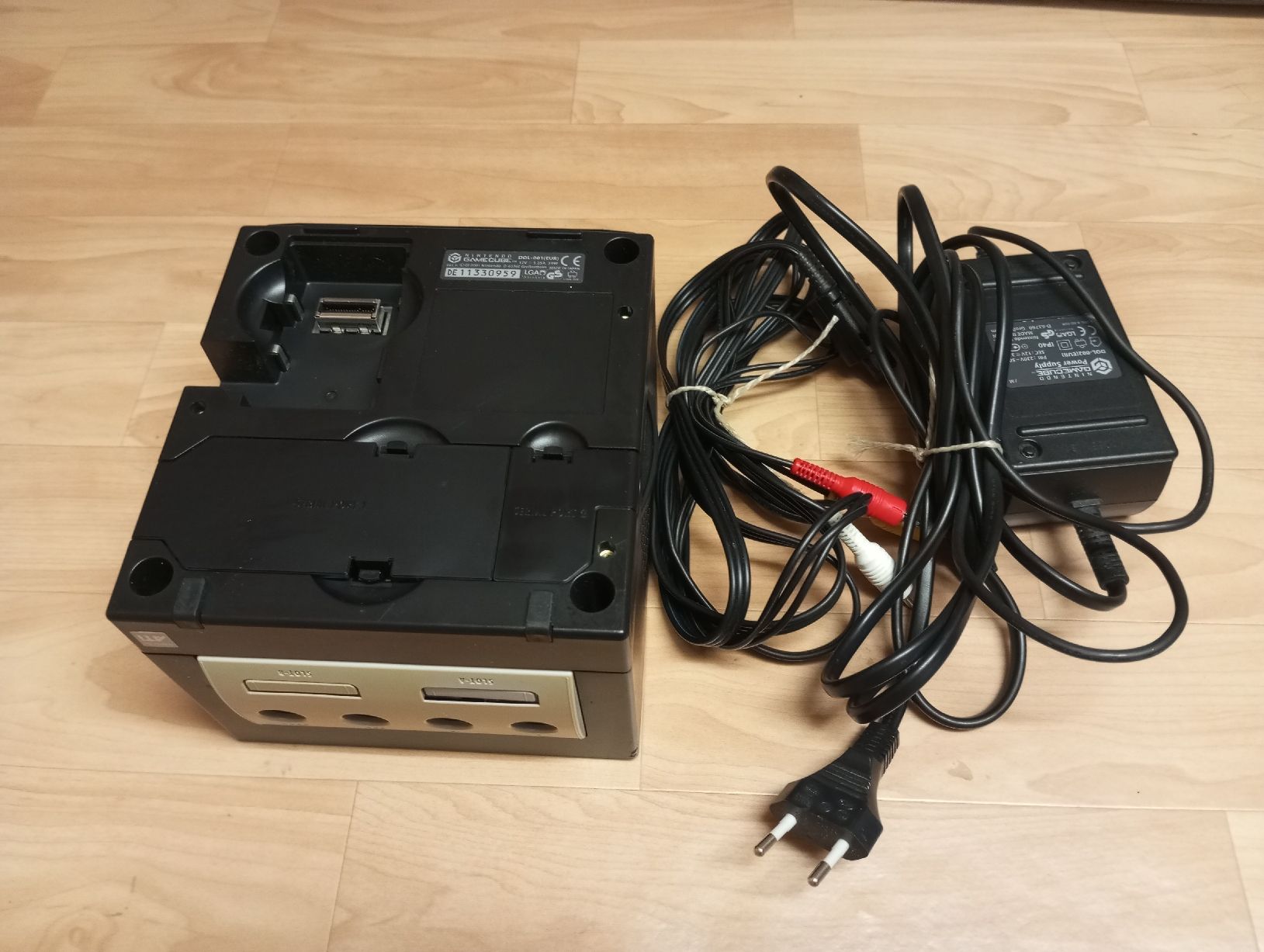 Nintendo Consoles: Console GameCube noir  – D'occasion à Cottens FR par magnius01 3