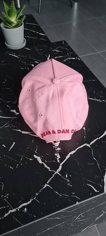 Copricapi, berretti & cappellini: Casquette dsquared2 rose – Usato da Monthey venduto da and_c5w8 1