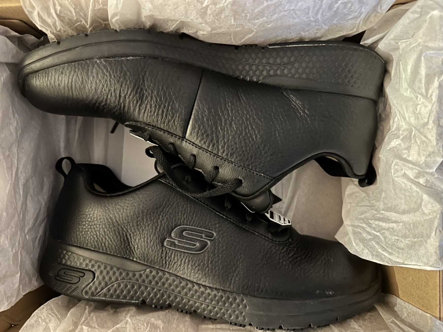 Herrenschuhe: Skechers Arbeitsschuhe – Neu (gemäss Beschreibung) aus Ittigen von saa_8kfv