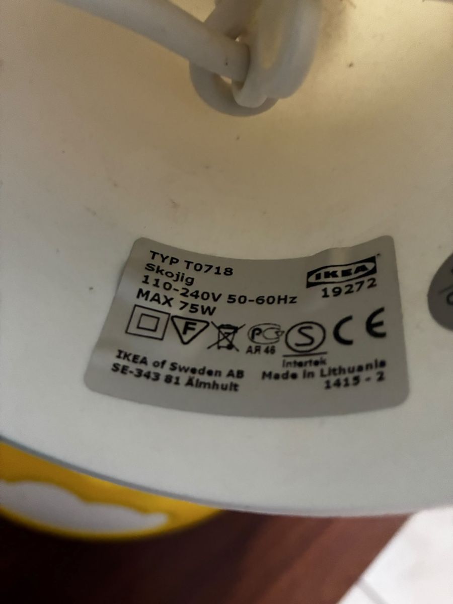 Ikea Lustres & lampes de plafonds: Ikea Skojig Yellow – D'occasion à Le Brassus par val_c8d8 2