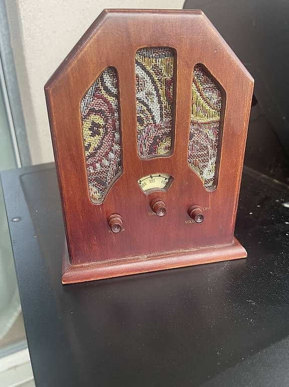 Radios: Radio décorative en bois – D'occasion à le locle par fajoca