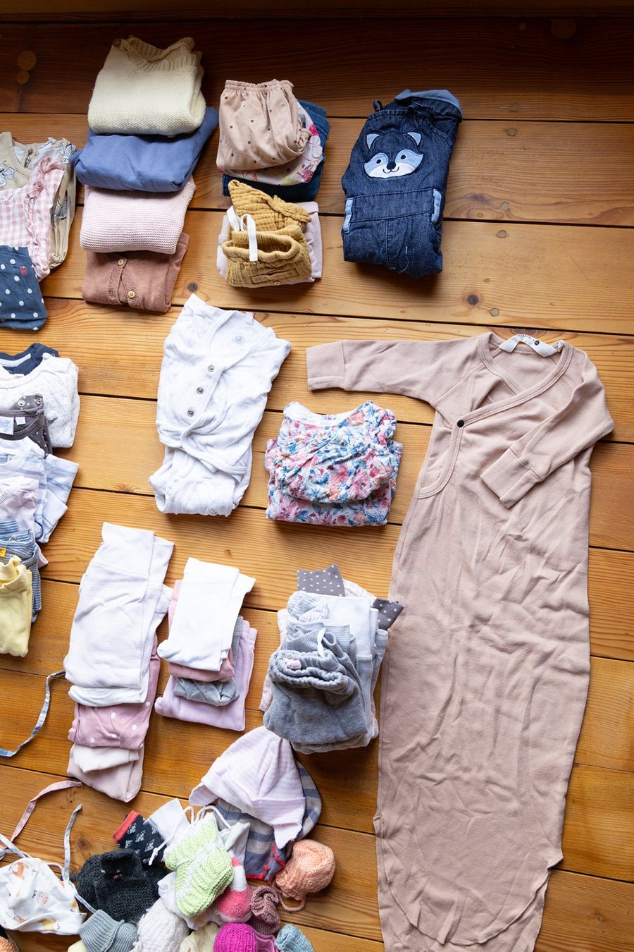 Lotti & Set di vestiti: Schönes Kleiderpaket bis 68 – Usato da Ennetbürgen venduto da JWBT 3