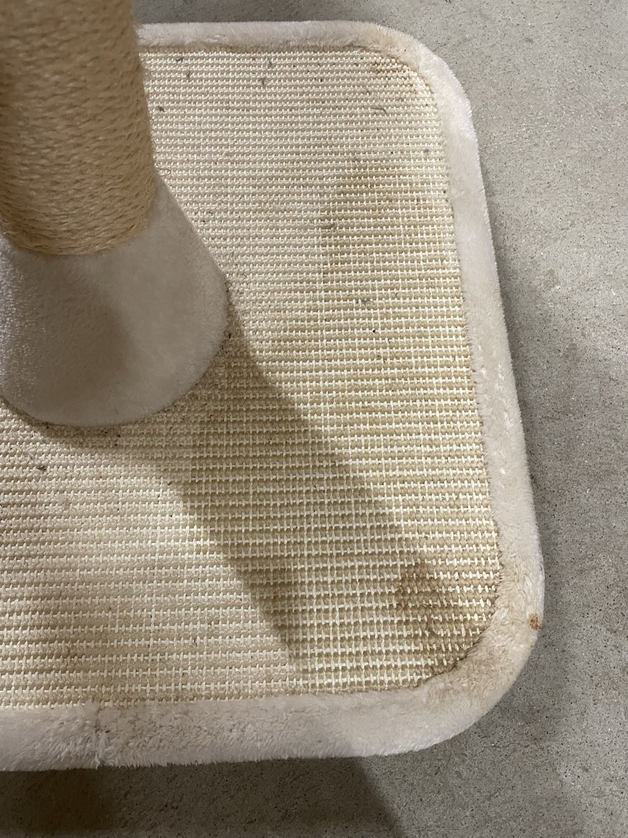 Tiragraffi: Kratzbaum Cat's Flower beige   – Usato da Aarau Rohr venduto da keedom 3