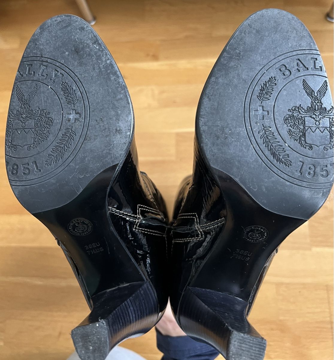 Bally Damenschuhe: Bally Stiefel Gr. 38 schwarz Lackleder – Gebraucht aus Basel von Bettybooo 7