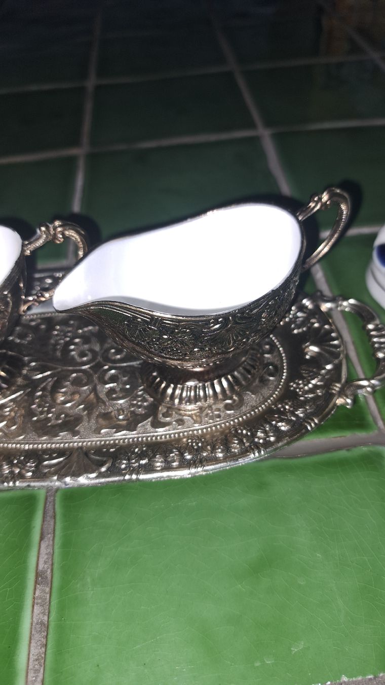 Set di piatti: Antikes Zucker und Milch Set, Metalltablett, emailliert  – Usato da Kölliken venduto da Upcycling-by-Mc-TAM 4