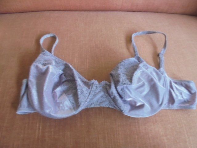 Sonstige Unterwäsche: BH Gr. 85 C lila mit Spitzen NEU – Neu (gemäss Beschreibung) aus Hinwil von Glasperlen 1