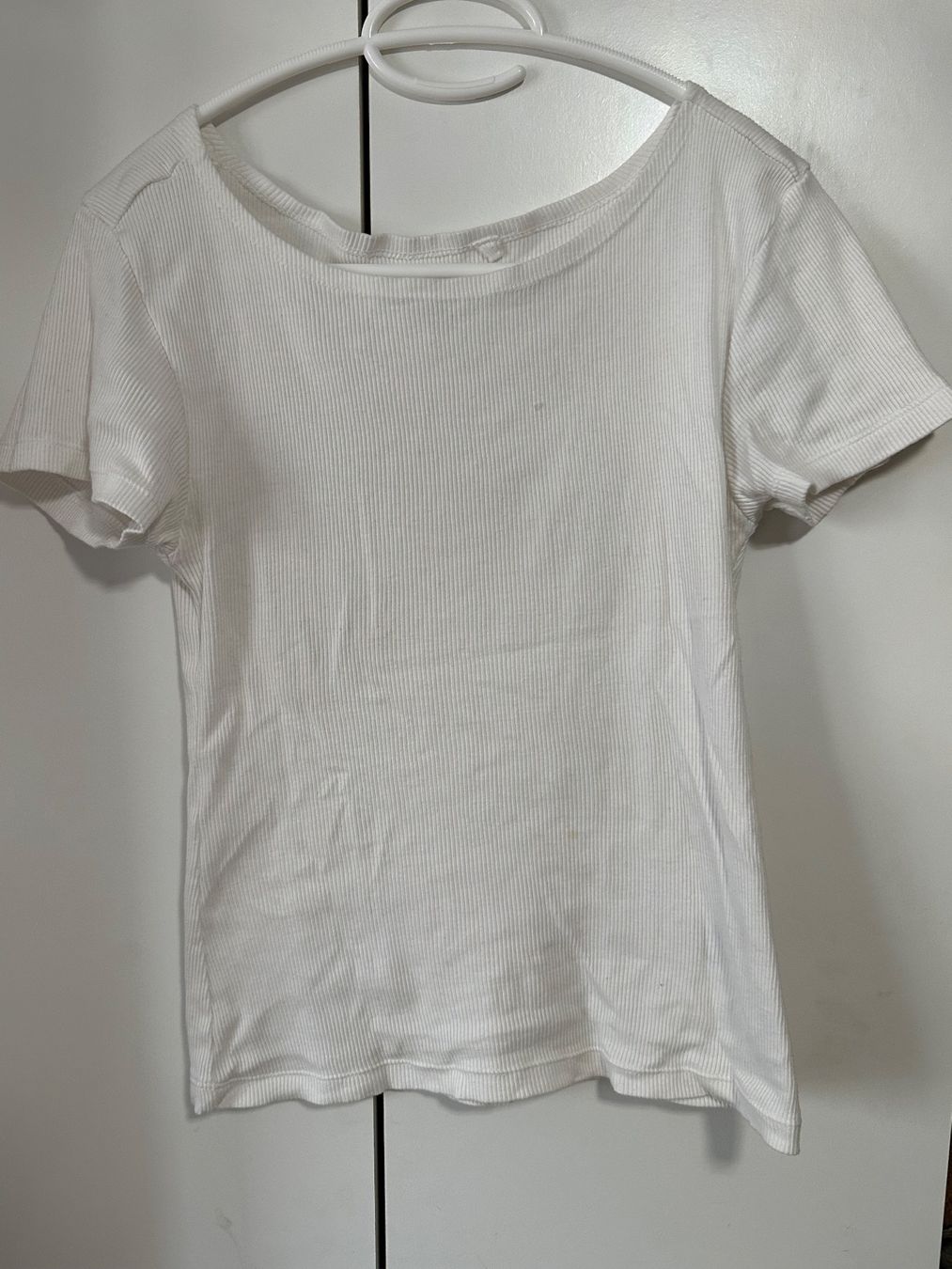 T-Shirts: Damen Rippshirt CHICORÉE BASIC Weiss Grösse S mit Fleck – Gebraucht aus Schaan von Hermine2018