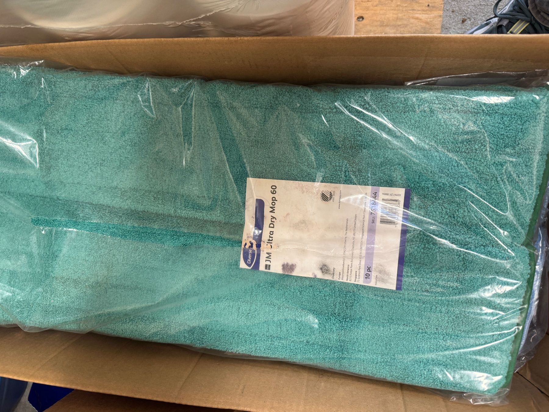 Prodotti per la cura: Diversey / Taski -Jonmaster Ultra Trockenmopp 10 x 60cm – Nuovo e nell'imballaggio originale da Maseltrangen venduto da Zjoli