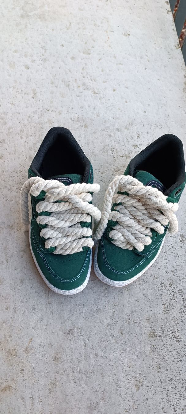 Reebok Scarpe da donna: Reebok Sneakers, Grösse 38.5 – Usato da Altstätten SG venduto da Astronomical 1