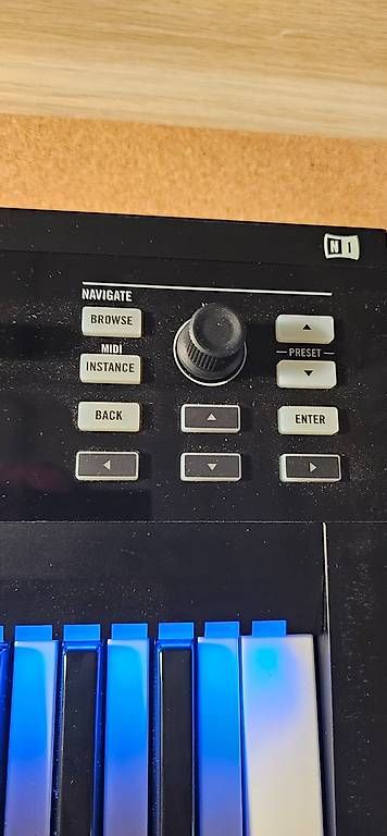 Musikinstrumente: Native Instruments KOMPLETE KONTROL S25 – Gebraucht aus Meyrin von pas_yb5d 4