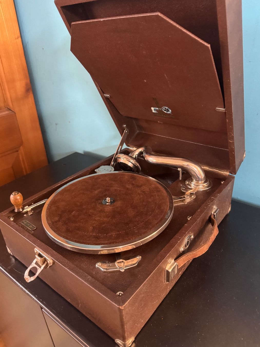 Plattenspieler: Alte Grammophon – Gebraucht aus Schlieren von Freundlich02 4