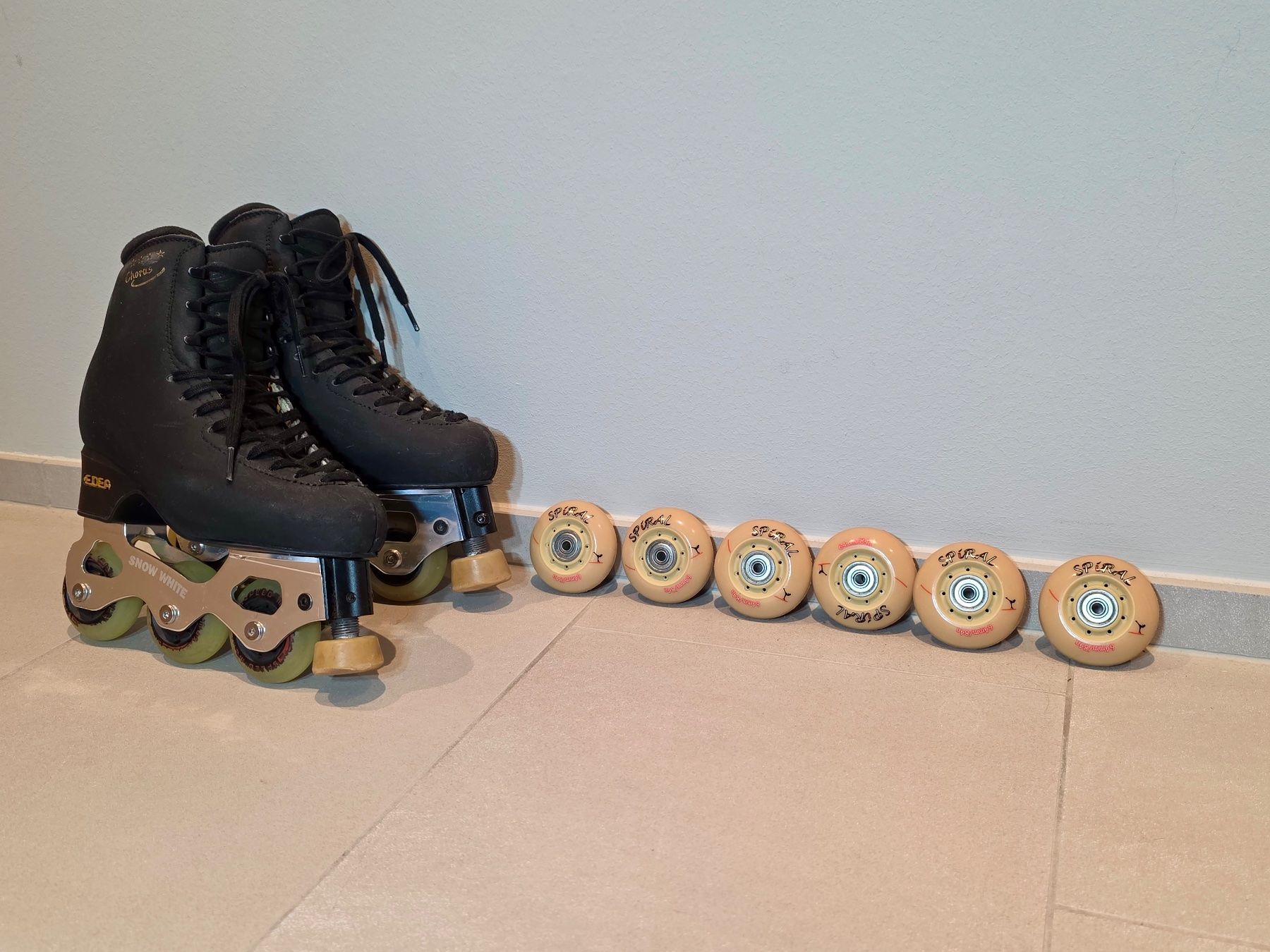 Pattini in linea & Pattini a rotelle: Edea Snow White Inline Kunstlauf Rollerblades – Usato da Sursee venduto da czi_t5sn 9