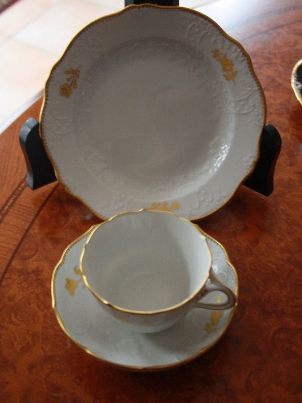 Set di piatti: Meissen Neumarseille Reliefform Prunk – Nuovo (secondo la descrizione) da Urtenen-Schönbühl venduto da Cbuyer 7