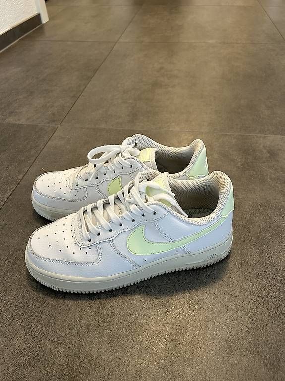Nike Scarpe da donna: Nike Schuhe 38.5 – Usato da Utzenstorf venduto da Liverpool91 2
