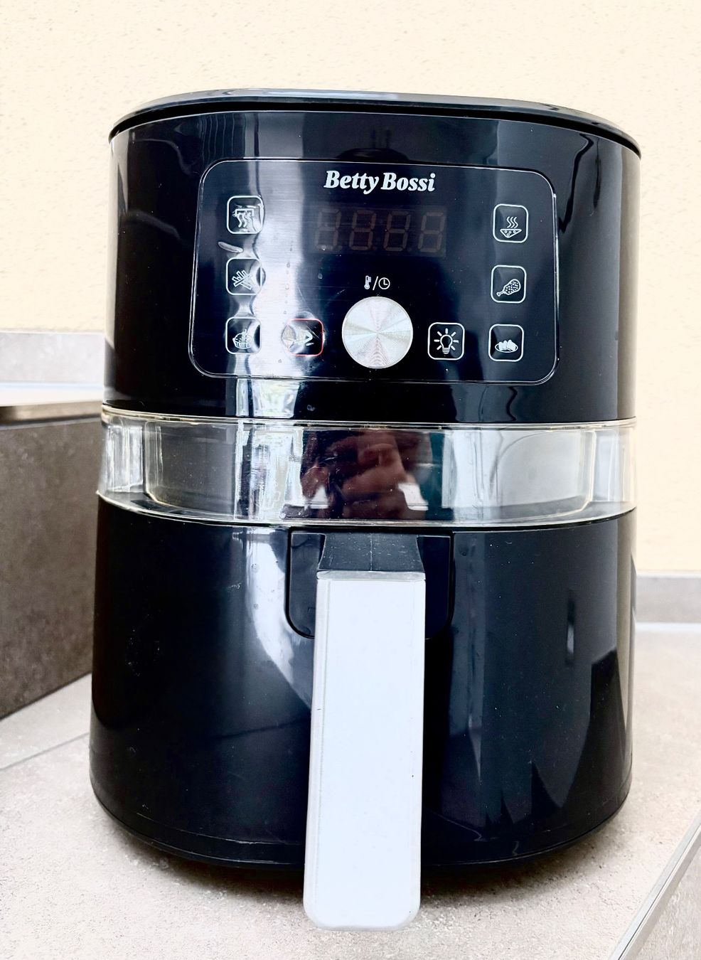 Betty Bossi Elettrodomestici da cucina: Betty Bossi Heissluftfritteuse Schnell & Einfach – Usato da Rain venduto da Lucieb