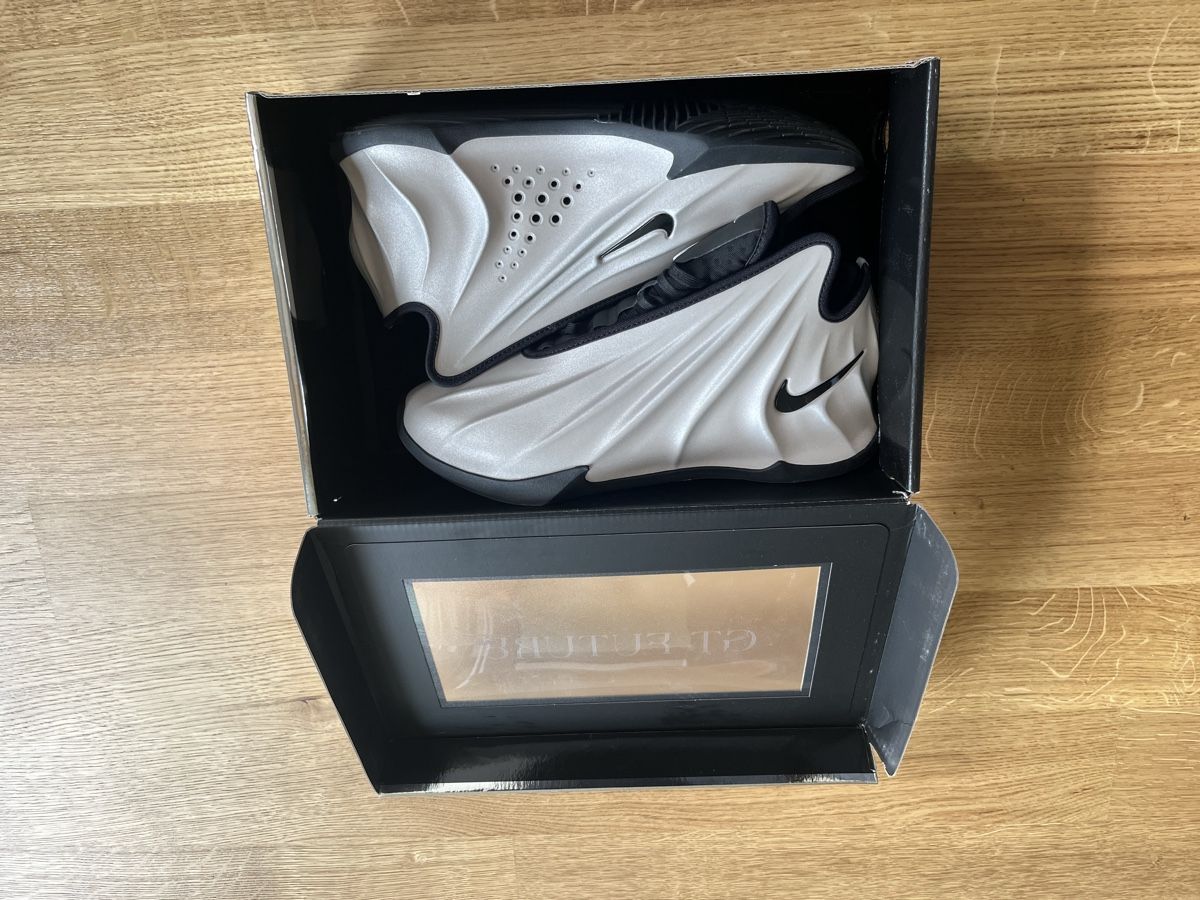 Nike Herrenschuhe: Nike GT Future Metallic Silver EU 42.5 – Gebraucht aus Liebefeld von donetasy