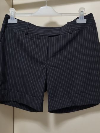 Hose, Shorts schwarz mit Nadelstreifen Gr. 40