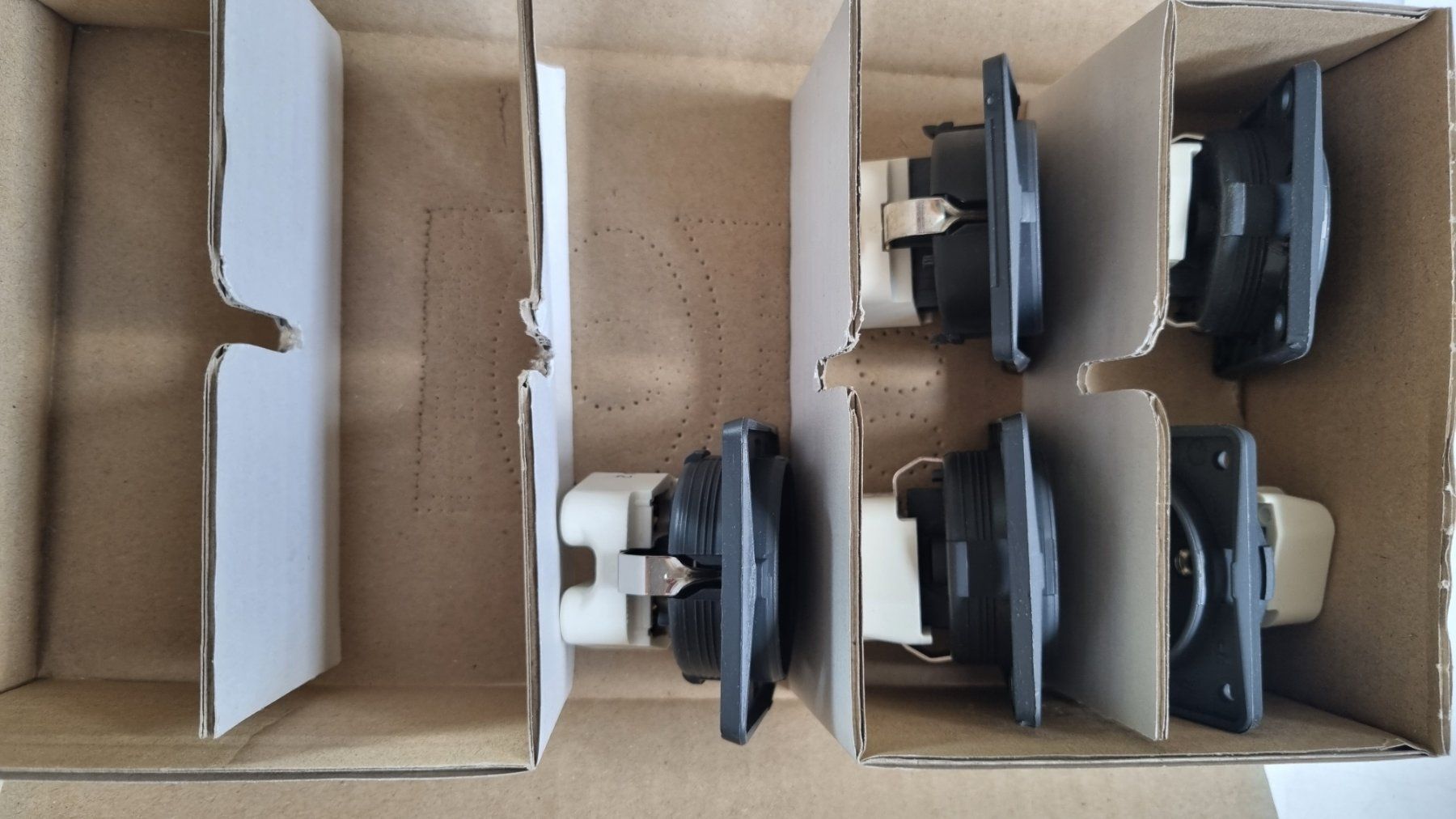 Stecker: Steckdose 15 Stk. Wohnmobil Camper Caravan – Neu und originalverpackt aus Fürigen von Bucheli59 1