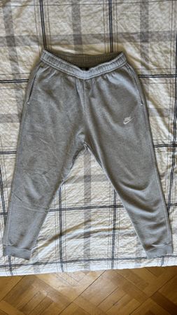 Pantalon de jogging Nike gris taille M bon état