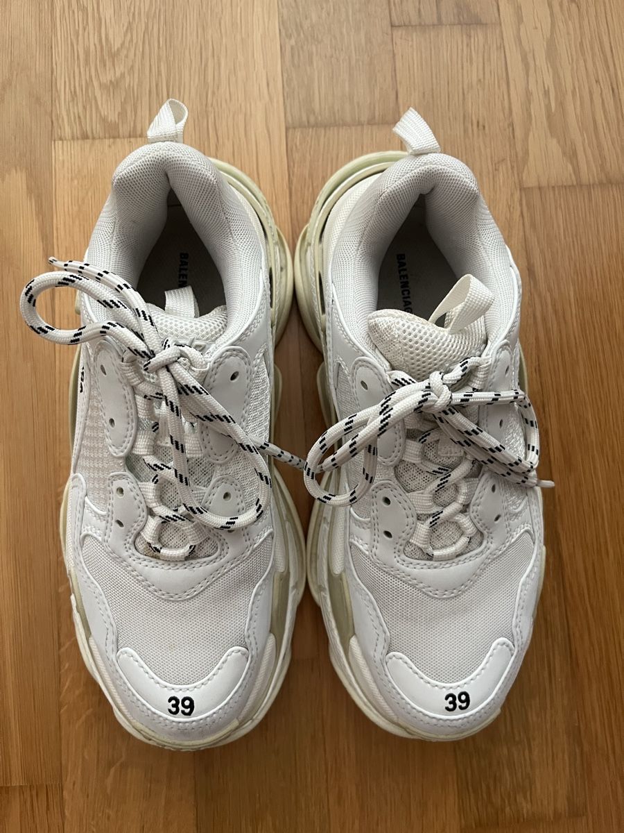Balenciaga Damenschuhe: Balenciaga Triple S Sneakers – Gebraucht aus Zürich von JB23JB 1
