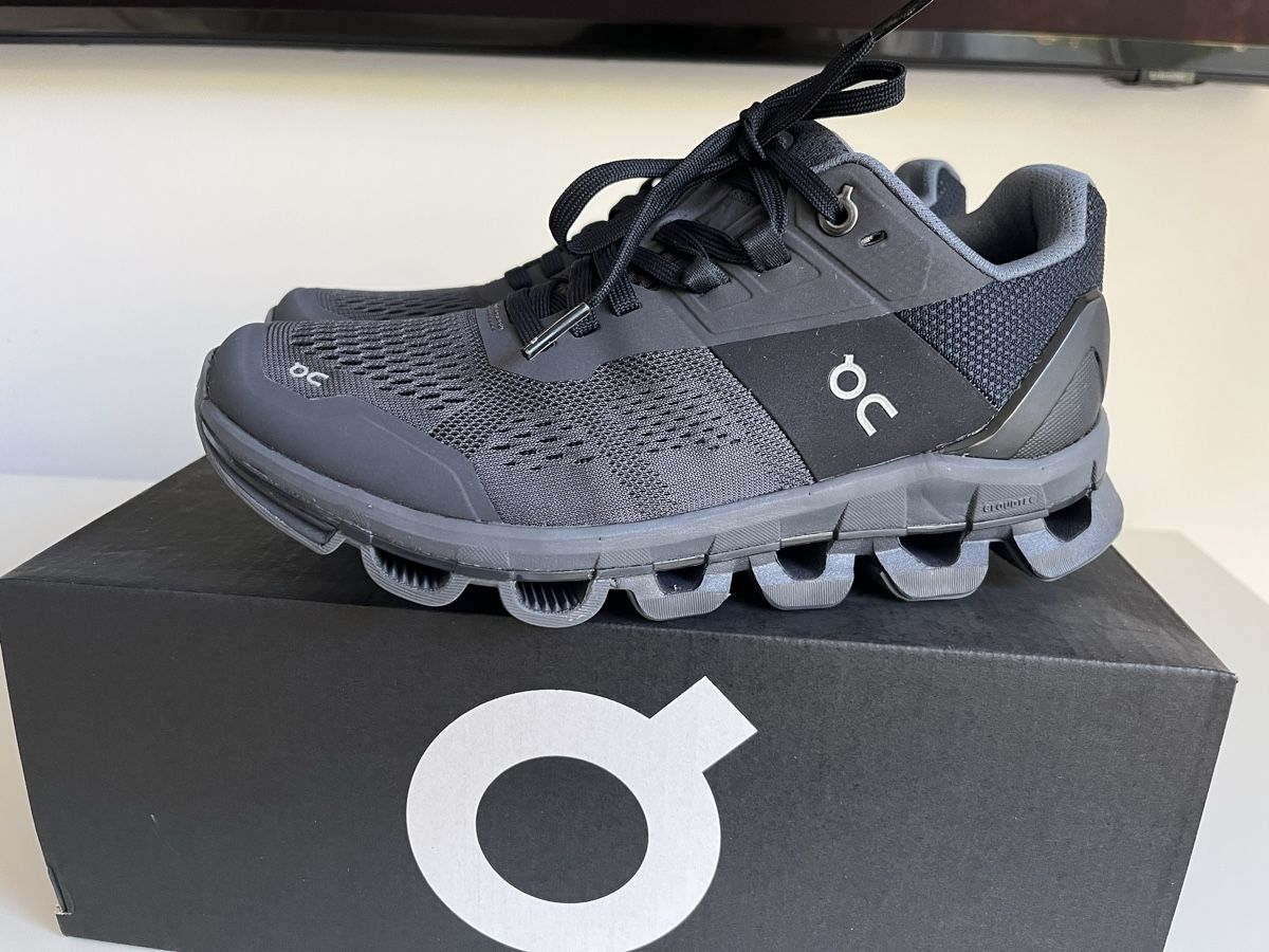 Damenschuhe: Sneakers On Running Gr. 36.5 neu – Neu und originalverpackt aus Stäfa von Exclusive0 2