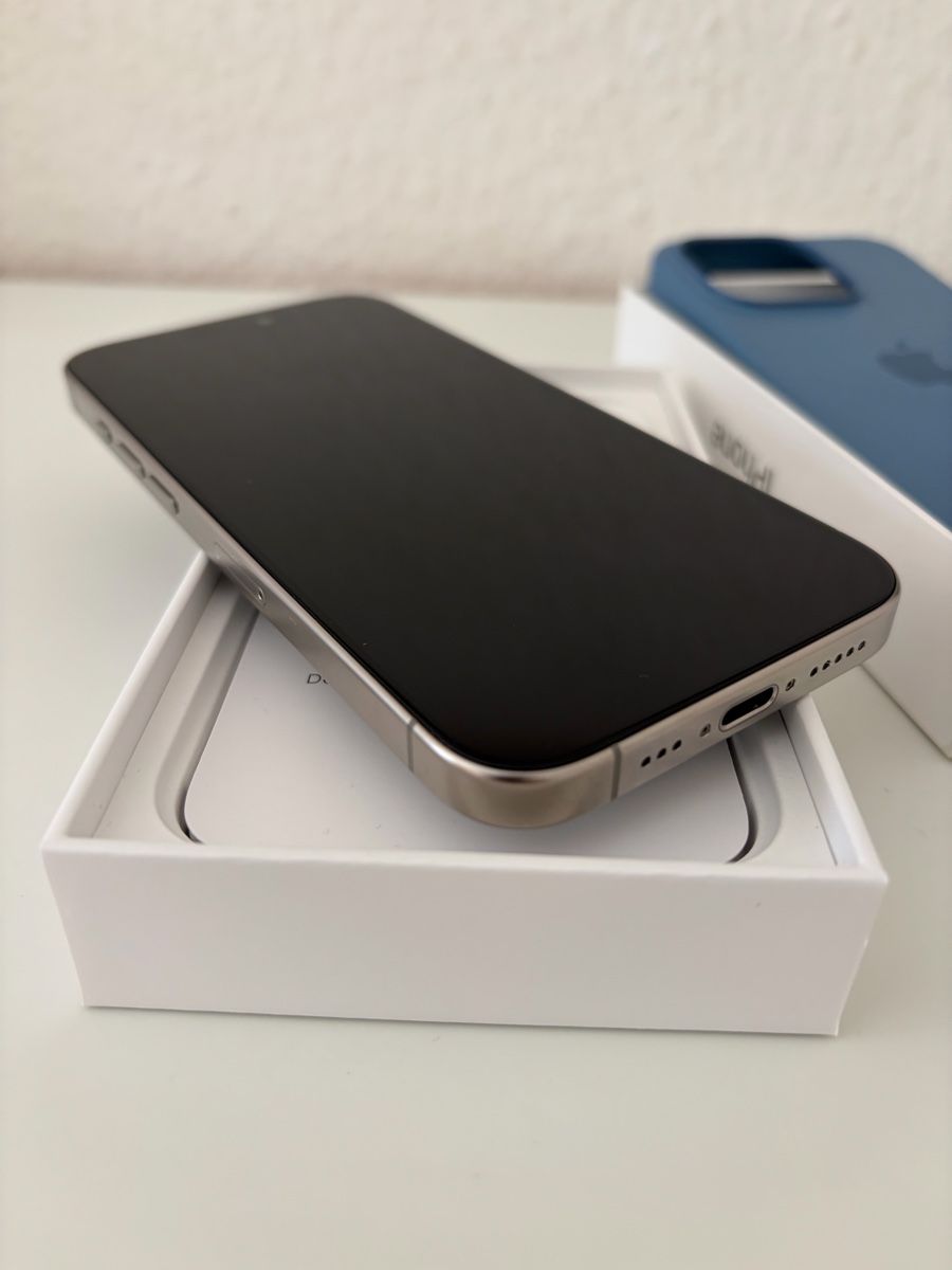Apple Telefoni cellulari / Smartphones: iPhone 15 Pro (128GB titanium, outstanding condition) – Usato da Genève venduto da kas_6hfm 2