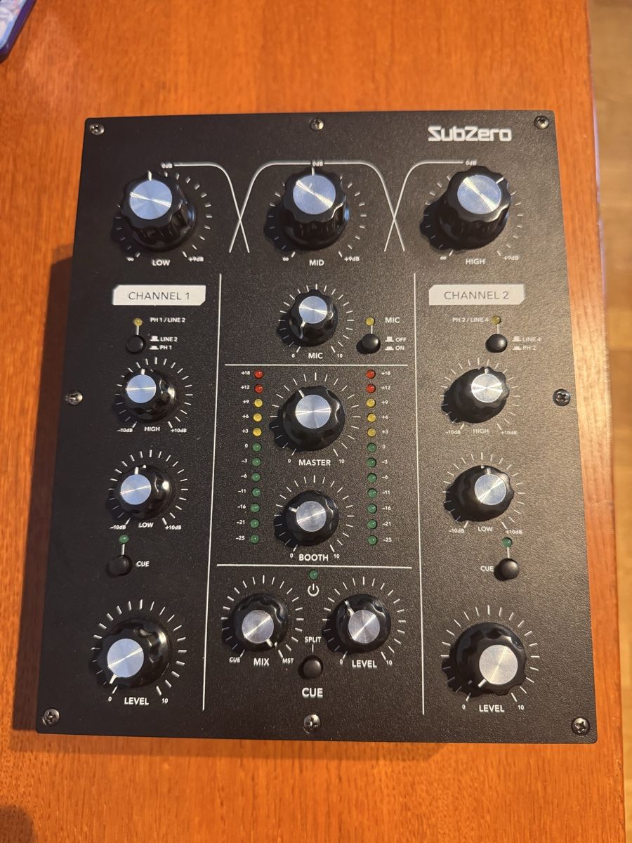 Console di mixaggio: SubZero Rotary 2 Channel Analog Mixer  – Nuovo (secondo la descrizione) da Locarno venduto da eti_j6lf
