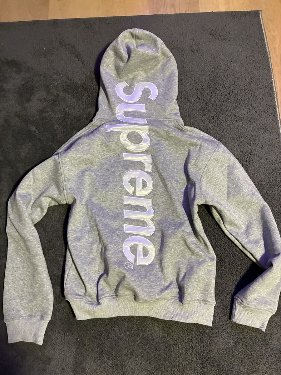 Pullover & Sweatshirts: Supreme Kapuzenpullover – Neu und originalverpackt aus Belp von miiika