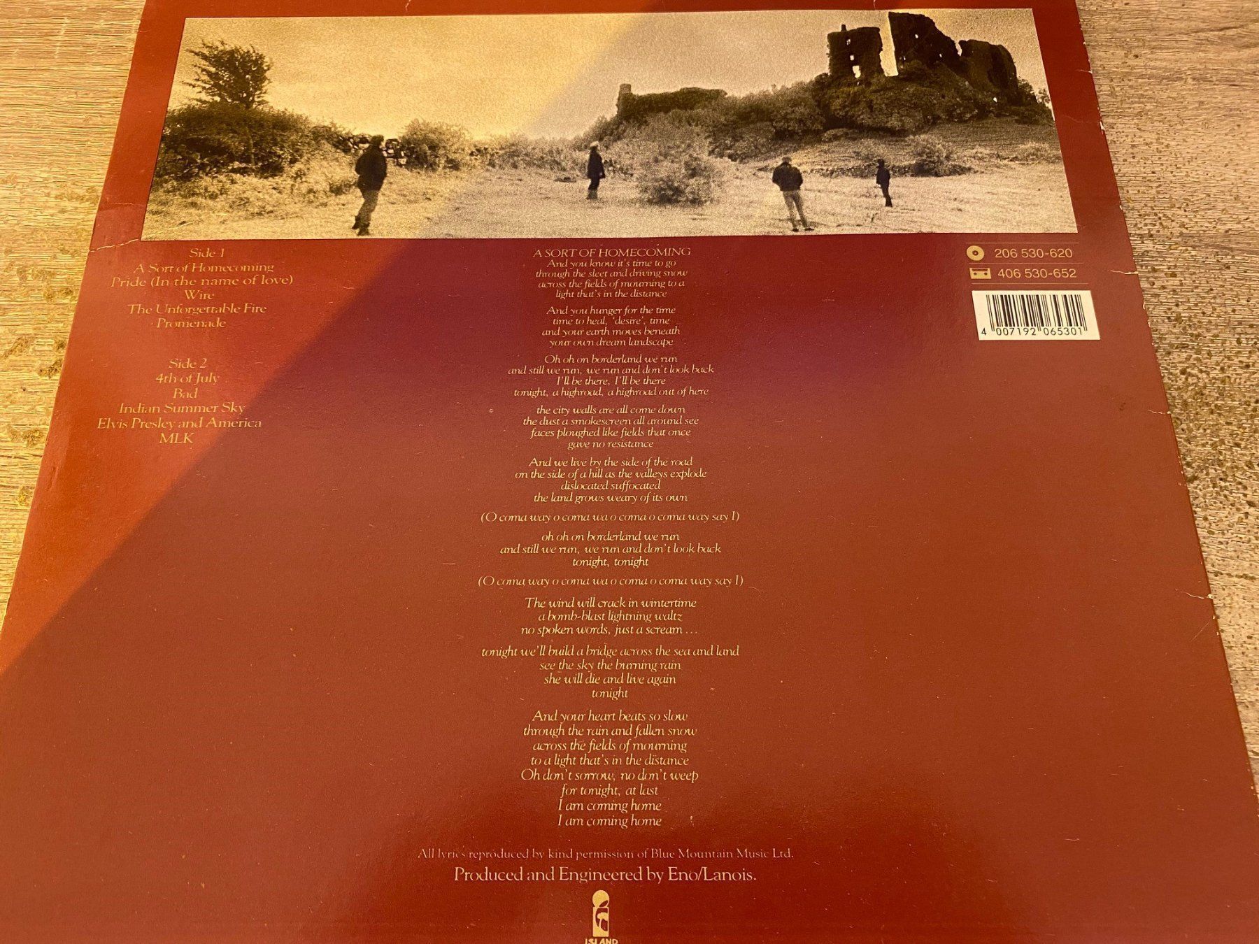 Vinyles: U2 : The Unforgettable Fire – D'occasion à Clarens par Surcouf91 1