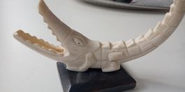 Antike Skulptur kleine Figur Krokodil stilisiert Afrika