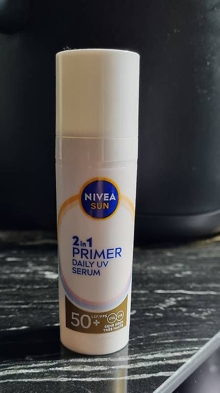 Cura del viso: Gratis Nivea 2in1 Primer UV Serum – Usato da Zürich venduto da ani_qj8q