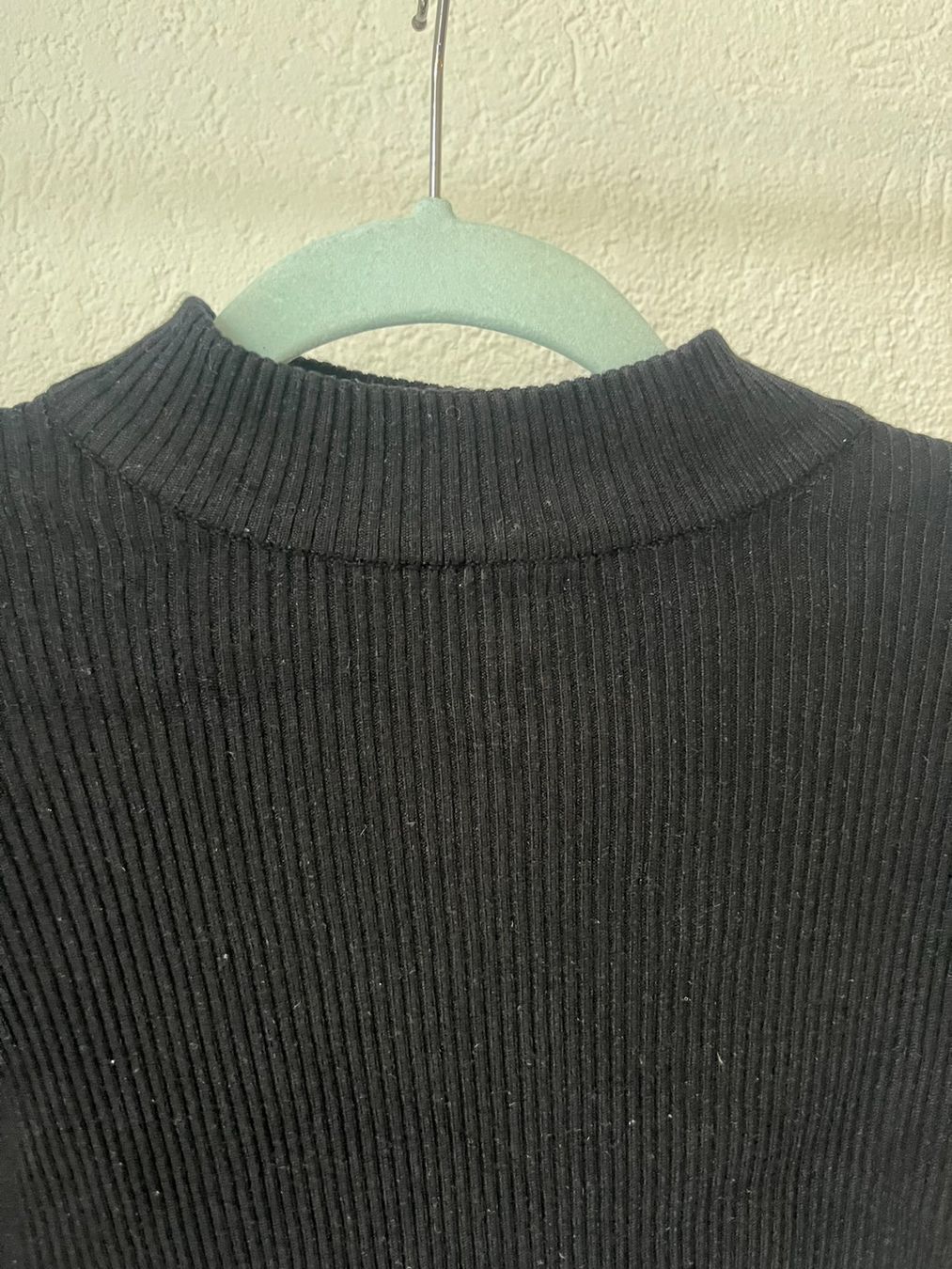 Pull&Bear Pullover & Sweatshirts: schwarzer kurzer Strickpullover – Gebraucht aus Bern von zau_272v 1