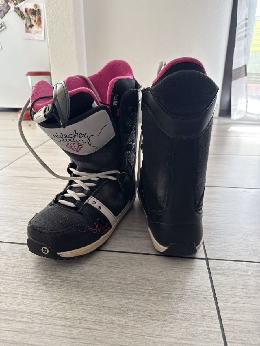 Nidecker Scarpe da donna: woman boots for snowboarding – Usato da Renens VD venduto da nan_8v9l 2