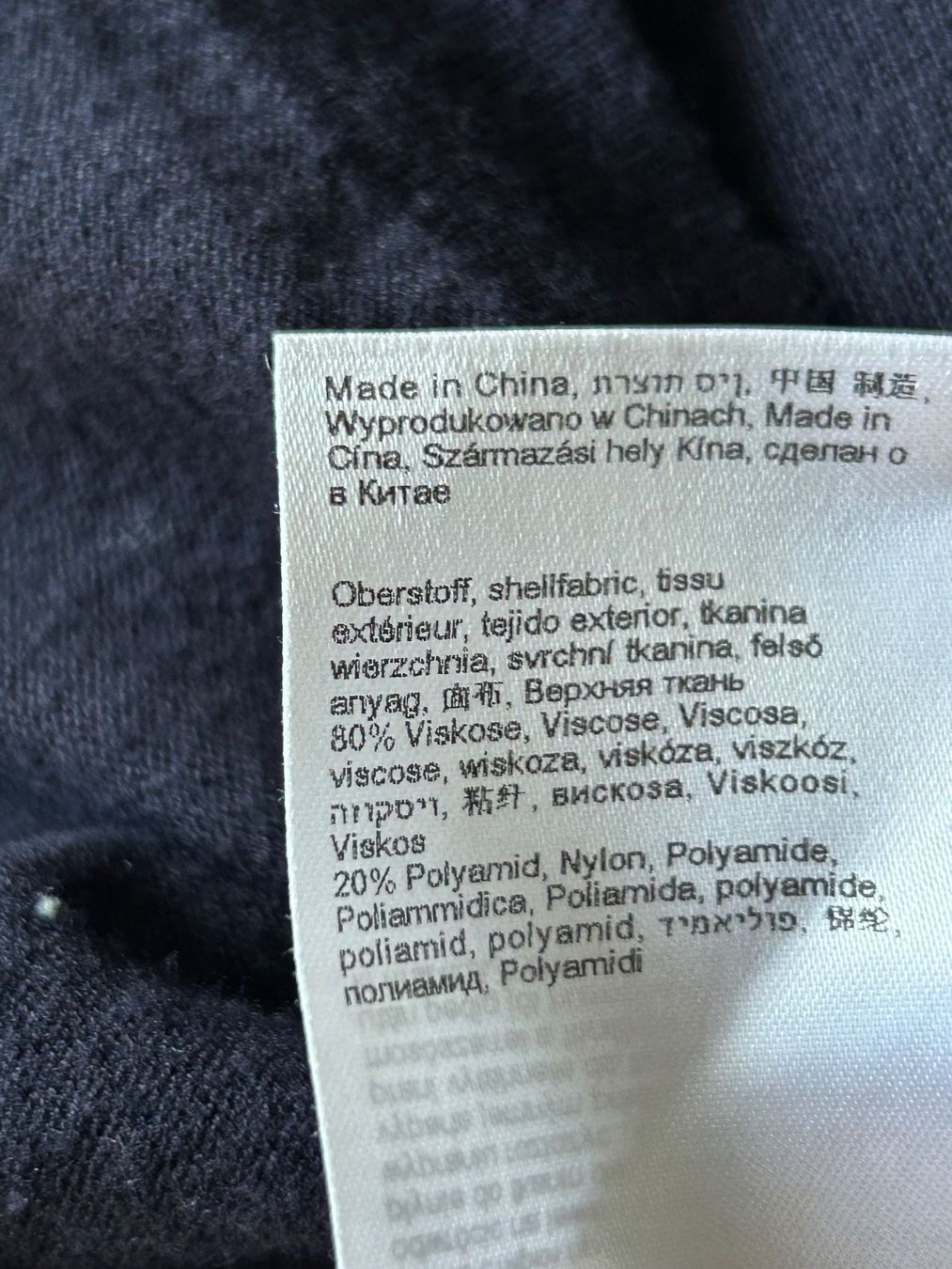 Pullover & Sweatshirts: Cartoon Pulli schwarz Gr. 40 – Gebraucht aus Horn von Resvi 3
