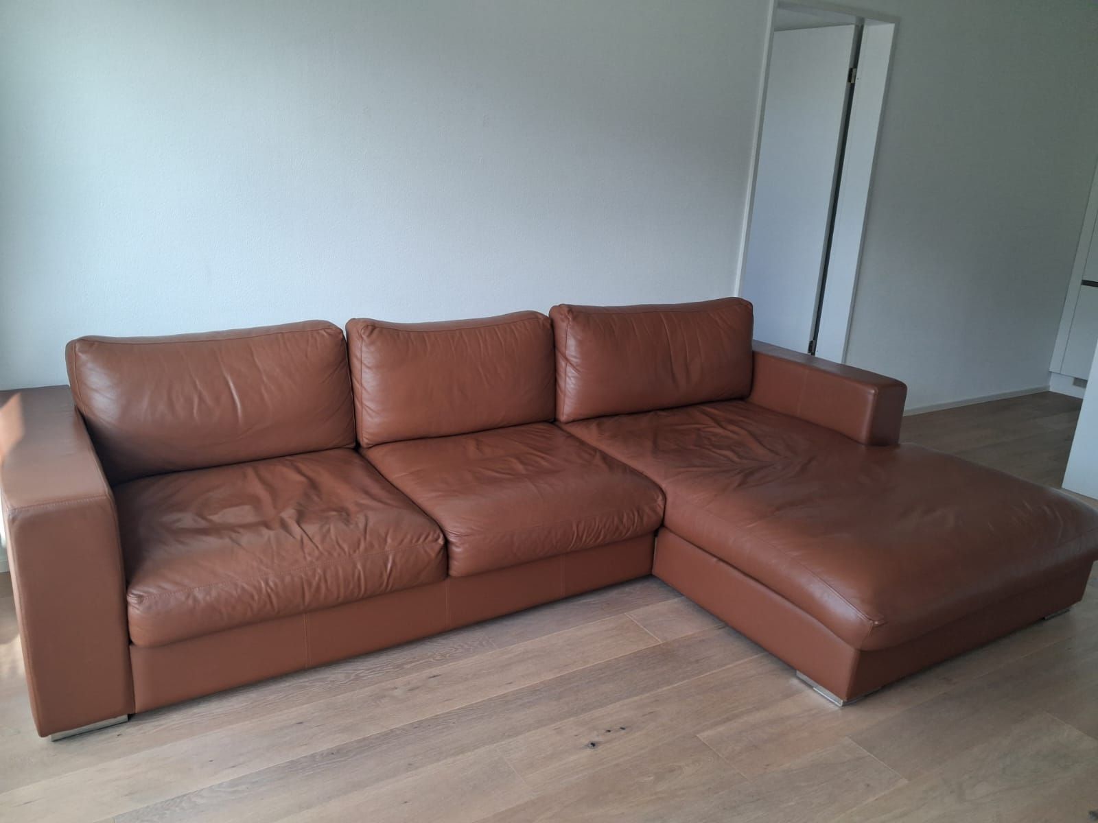 Sofas: Brown Leather Sofa – D'occasion à Horw par jon_g9bq 1