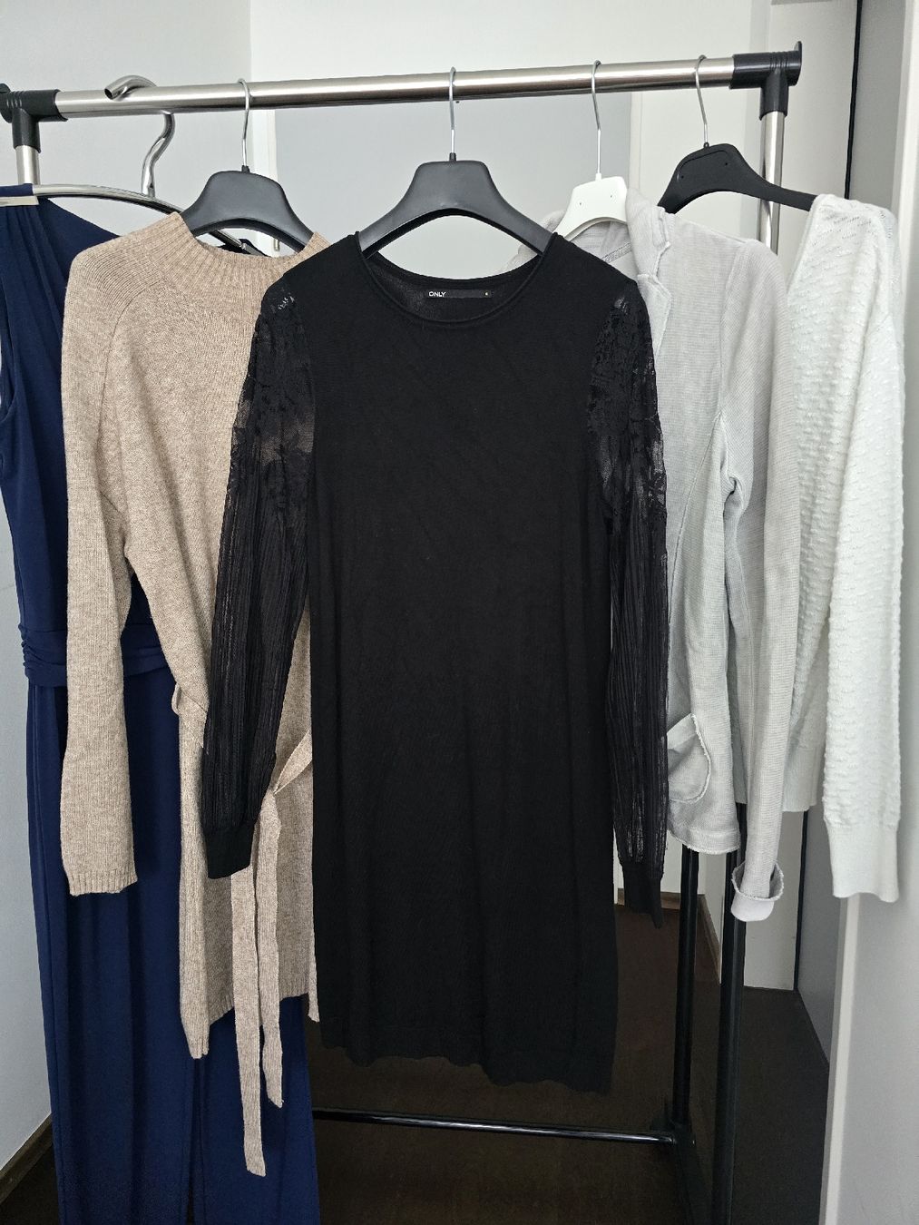Esprit Lotti di vestiti: Kleiderpaket "Grösse S" Pepe Jeans, Tom Tailor, Esprit... – Usato da Rorschacherberg venduto da Olgamedved 5