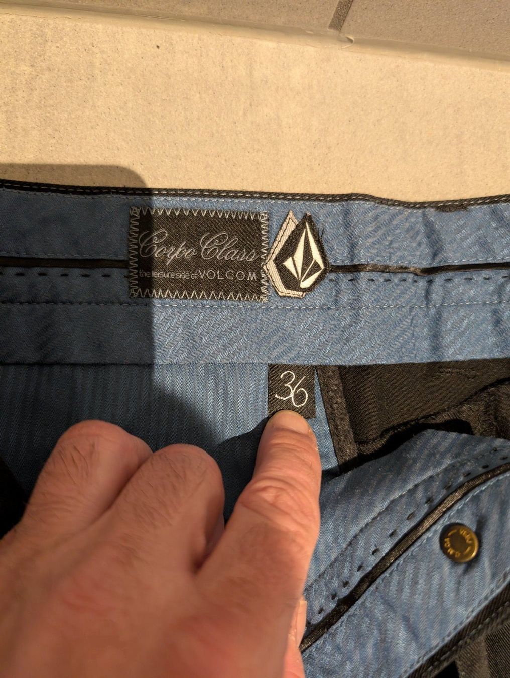 Volcom Hosen: *** Shorts der Marke "Volcom" *** – Gebraucht aus Wollerau von R3D3X3 2