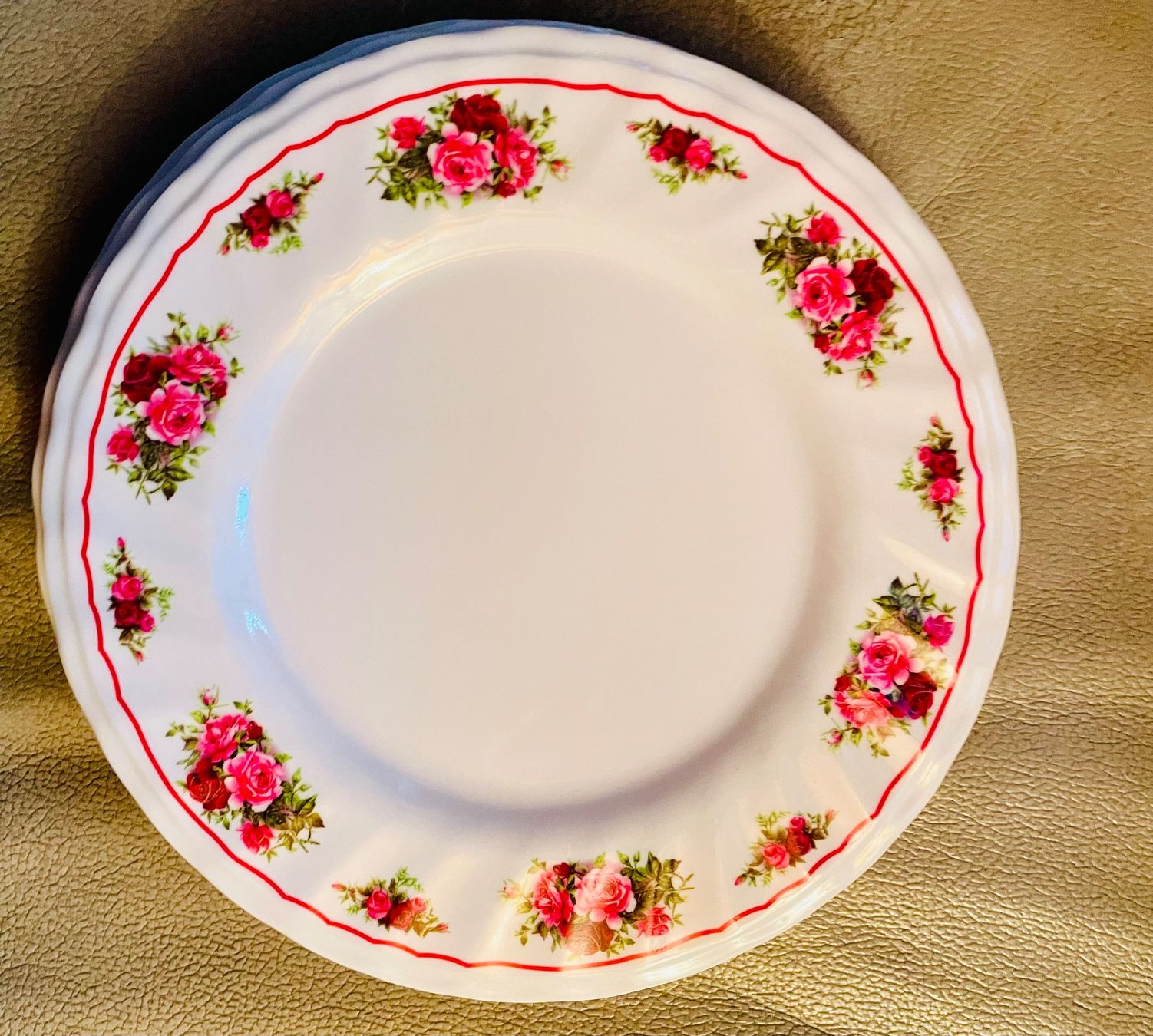 Teller: 6 DESSERTTELLER / TELLER AUS KUNSTSTOFF – Gebraucht aus Buchs AG von fischli610