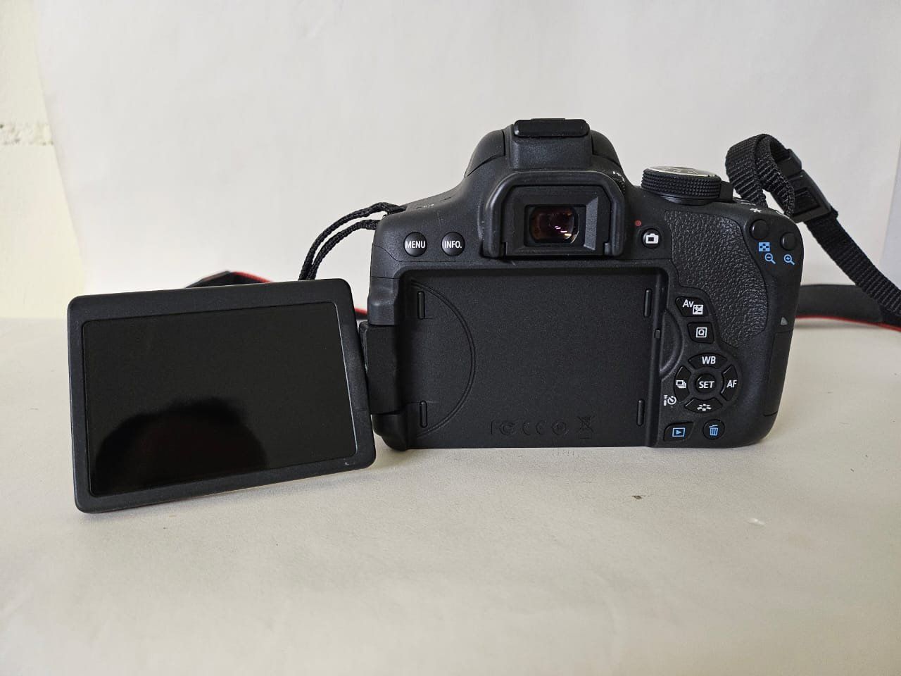Canon Fotocamera: Canon 750D – Usato da Grosswangen venduto da Telepathy 2