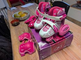 Patins pour fille, réglables de 23 à 27 avec protections 