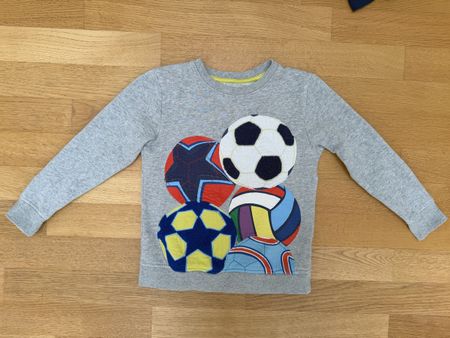 Schöner Pullover Mini Boden Ballmotiv Grösse 122cm Gr 6-7Y